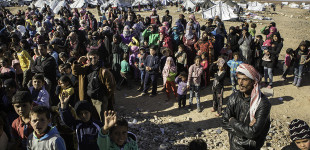 Syria Feature: “Jordan Stranding 50,000 Refugees Near Border”