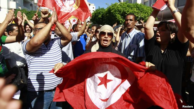 Tunisia Spotlight: Government Agrees to Resign