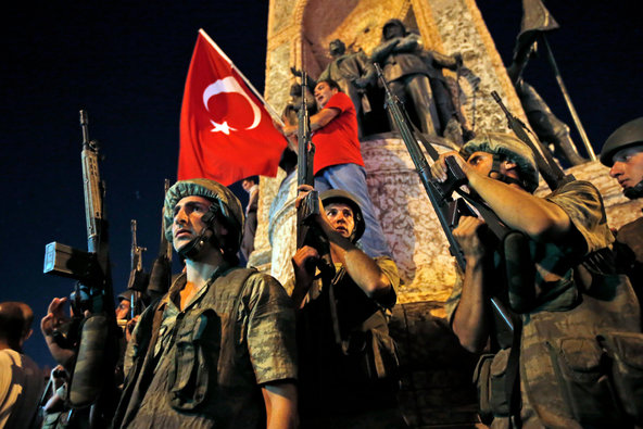 TURKISH SOLDIERS TAKSIM 16-07-16