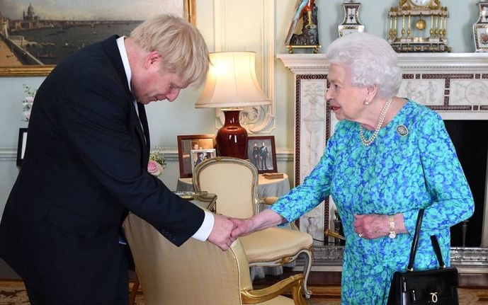 EA on talkRADIO: Brexit, A Deceptive Boris Johnson, and “Is the Queen Useless?”