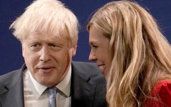 EA on talkRADIO: Murder of David Amess MP; Boris Johnson Vacations as UK Suffers