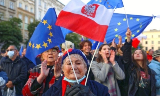 Poland’s People Support the EU — The Issue is the Polish Government