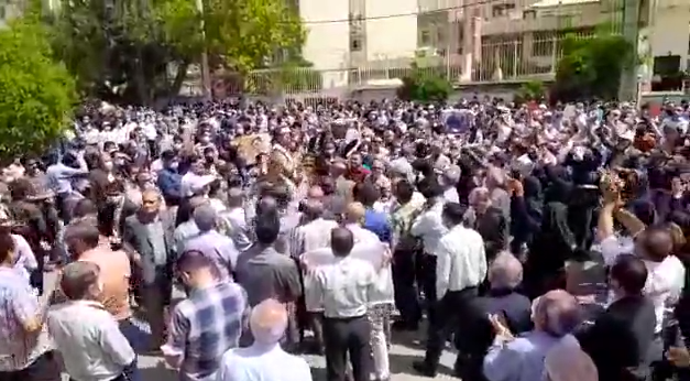 At Least 13 Teachers Arrested Amid Protests Across Iran