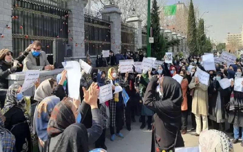 UPDATES: Iran Protests - Teachers Demonstrate Across Country - Vimarsana News