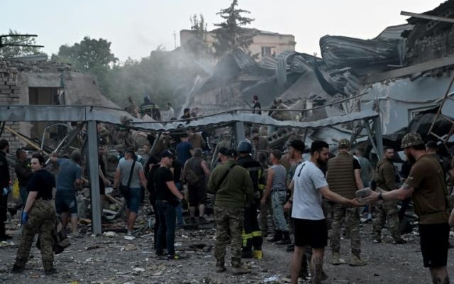 Ukraine War, Day 490: 11+ Killed, 56 Injured in Russian Attack on Kramatorsk Restaurant