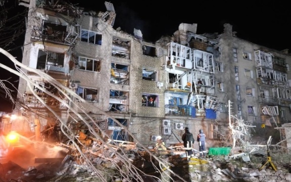 Ukraine War, Day 531: Russia Kills 7+ Civilians, Wounds 81+ in “Double Tap” Attack on Apartment Block and Hotel
