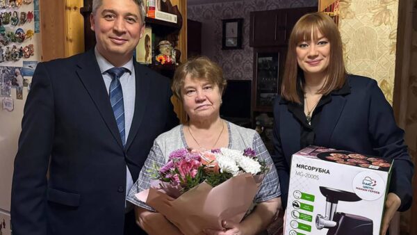 Russian mother of slain soldier gets meat grinder