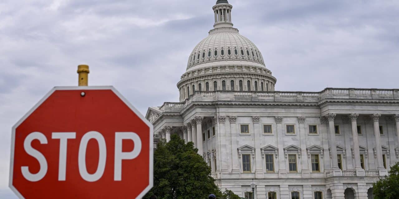 EA on International Outlets: US Government Shuts Down — Trump v. Health Care