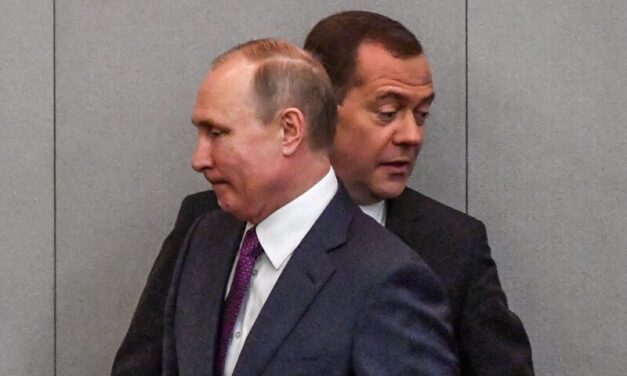 EA-War and Politics 24 VideoCast: The Kremlin’s Window to “Break” Ukraine