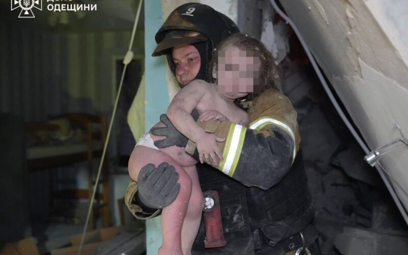 Война на Украине, день 1503: Россия убила троих человек, включая ребенка, в Одессе